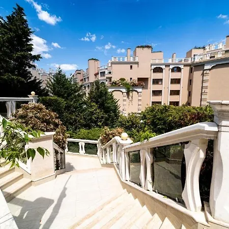 La Spacious With A Sea View Апартаменти