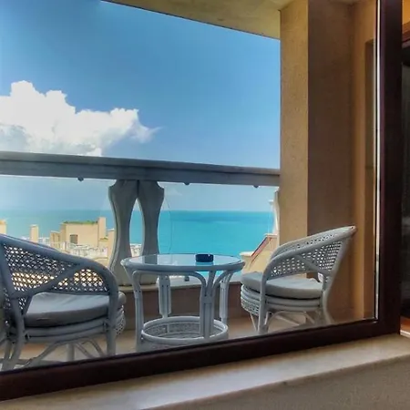 Апартаменти La Spacious With A Sea View Варна
