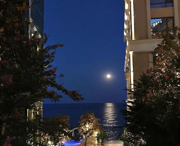 La Spacious With A Sea View Apartment *