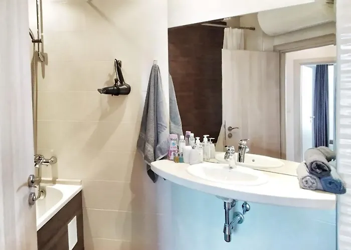 La Spacious With A Sea View