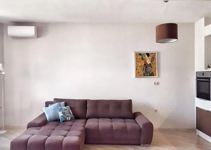 La Spacious With A Sea View Apartment